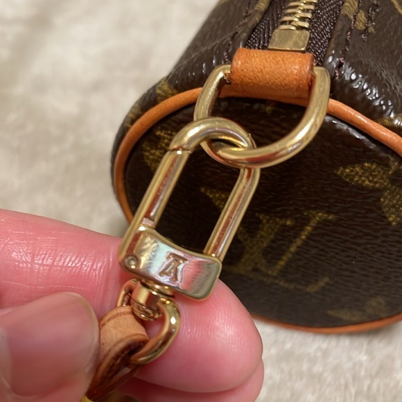 Louis Vuitton Mono Mini Papillon - Picture 7 of 10